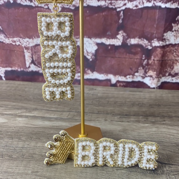 Bride beaded white and gold wedding earrings - Picture 4 of 5